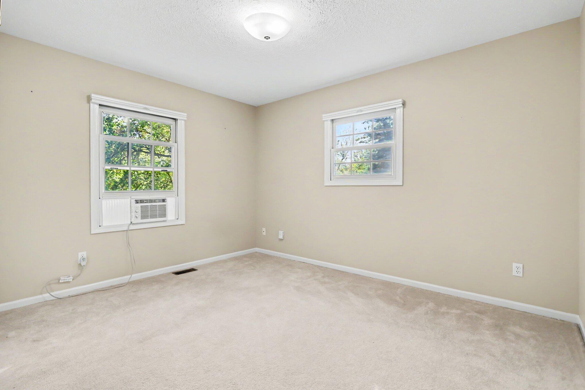 2741 Cloyster Court Kalamazoo MI 49008