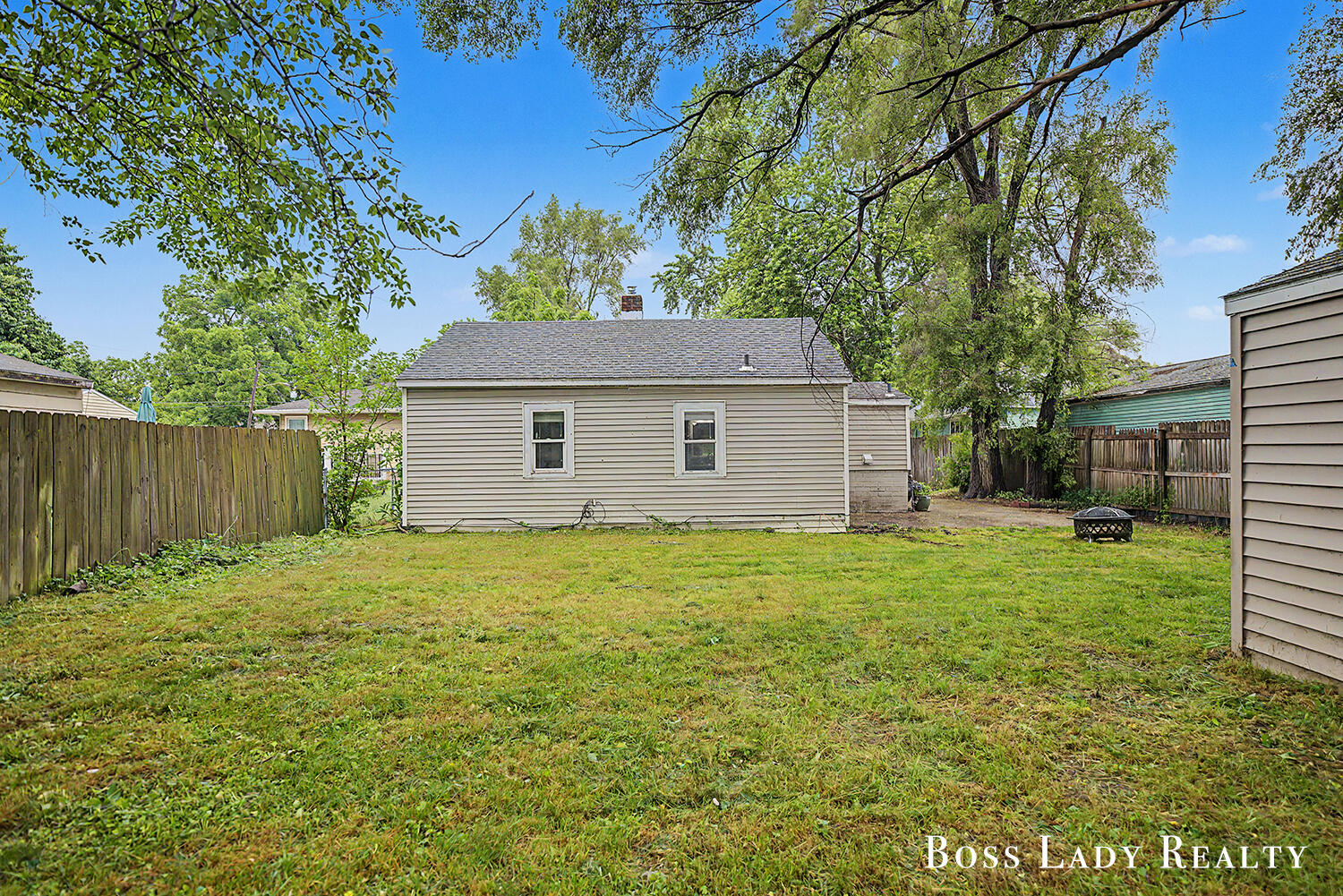 1220 Beechwood Street NE Grand Rapids MI 49505