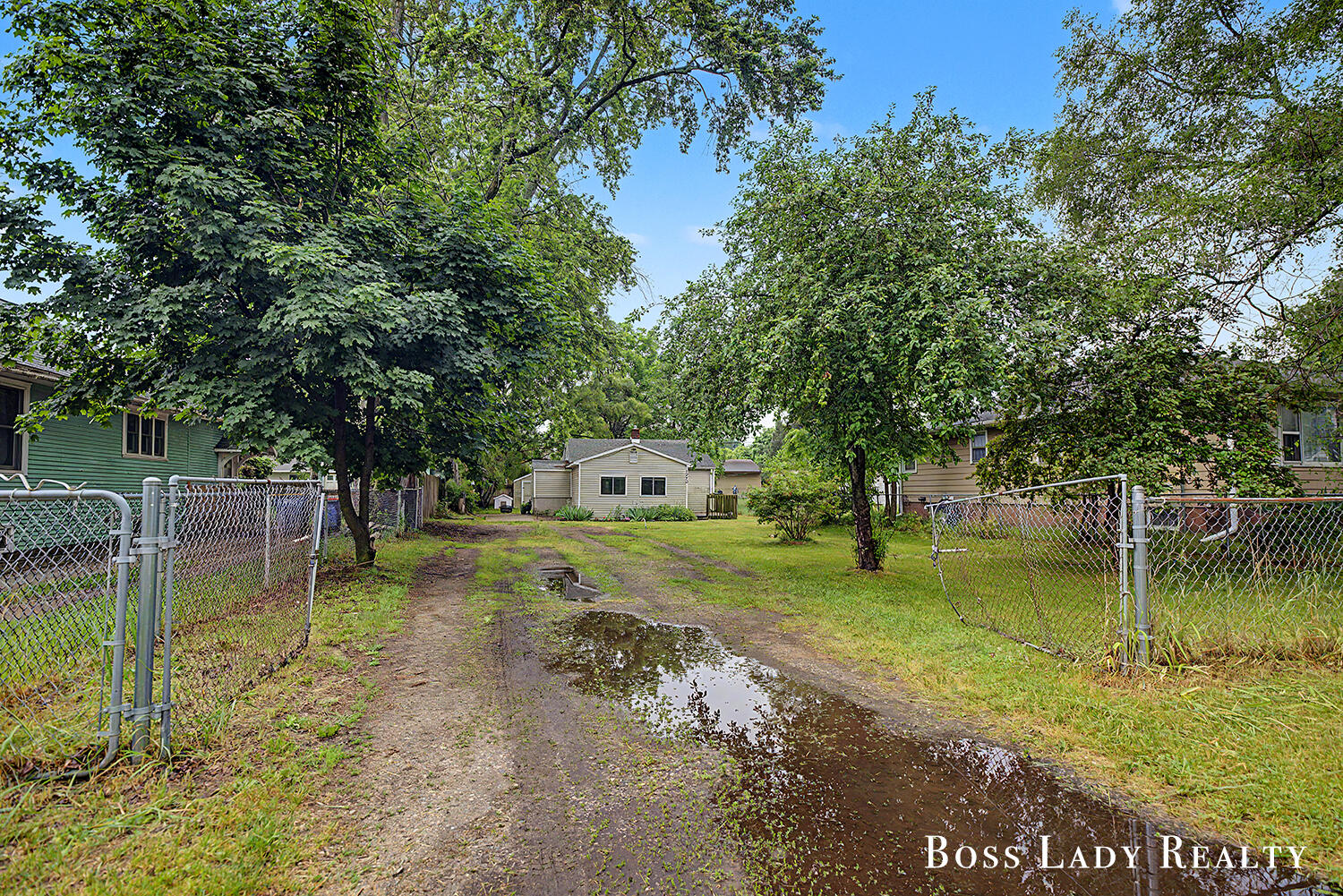 1220 Beechwood Street NE Grand Rapids MI 49505