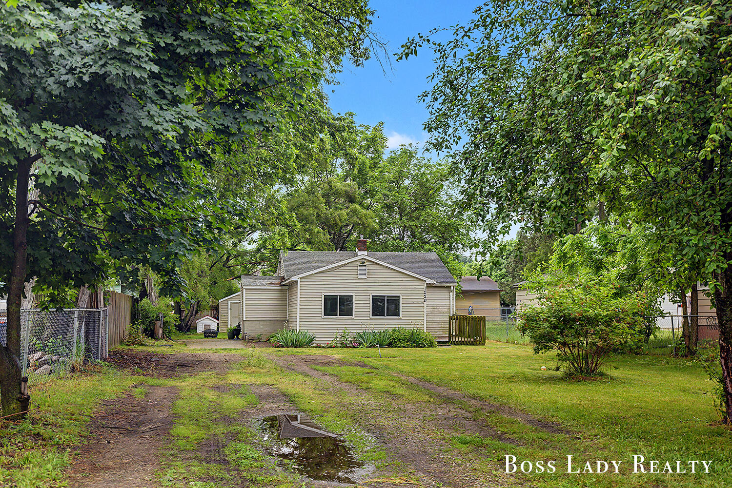 1220 Beechwood Street NE Grand Rapids MI 49505