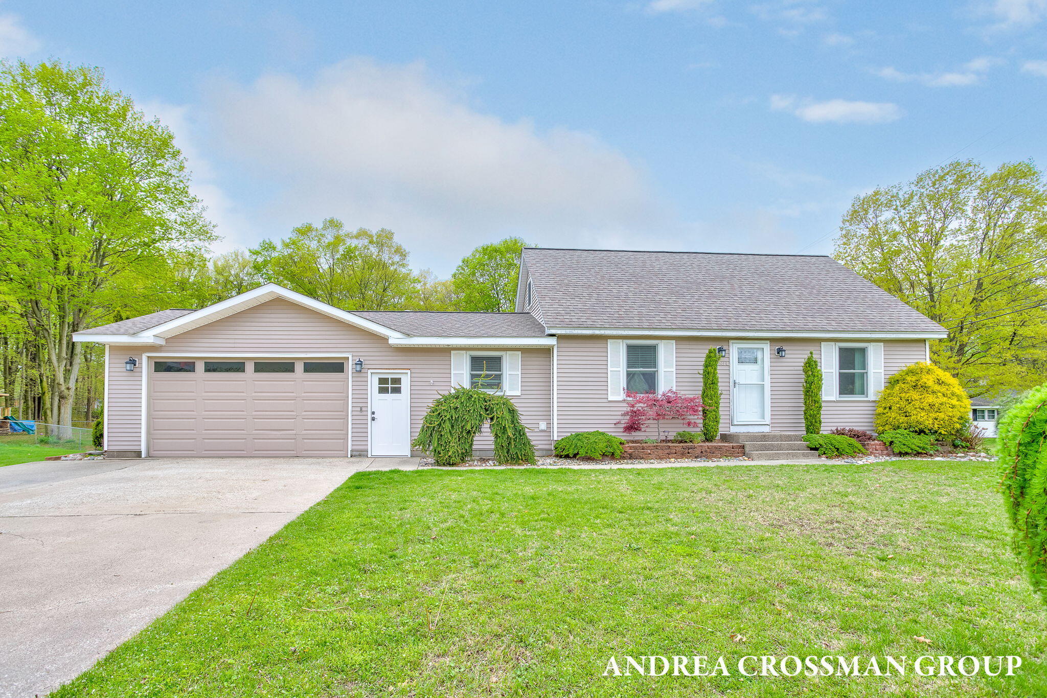 4684 Pine Drive Holland MI 49423