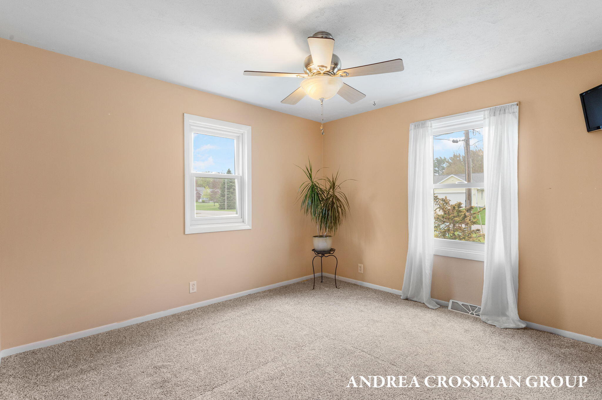 4684 Pine Drive Holland MI 49423