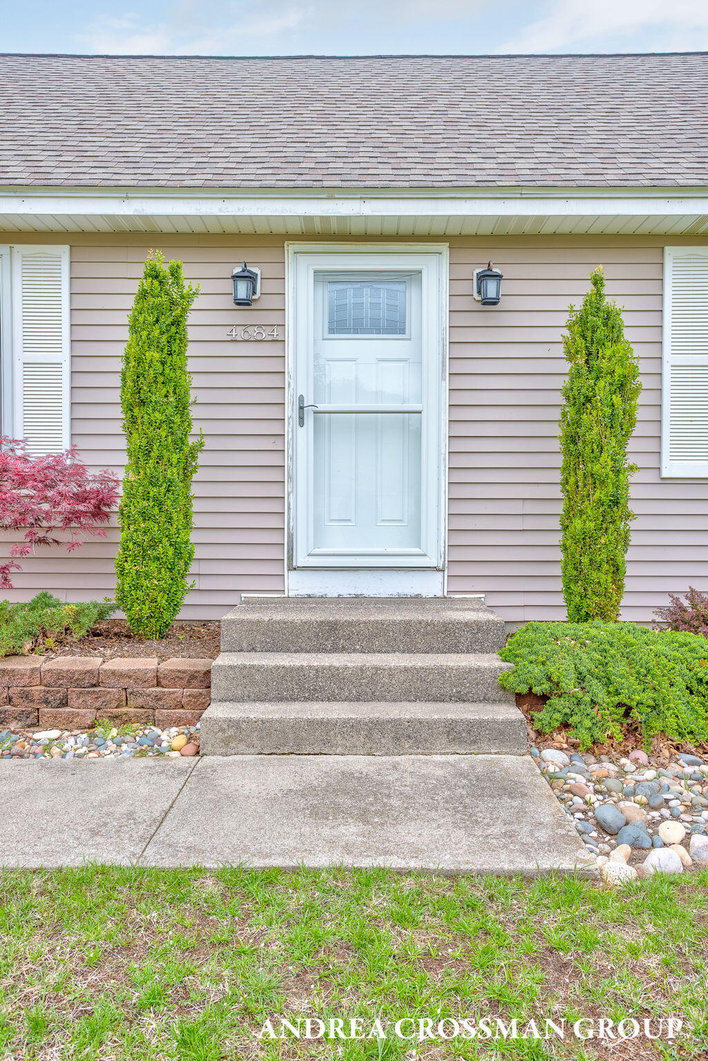 4684 Pine Drive Holland MI 49423