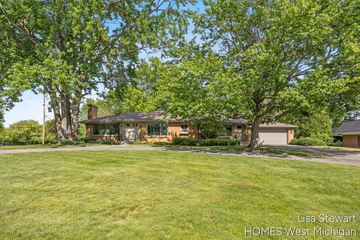 1410 Woodcliff Drive SE East Grand Rapids MI 49506