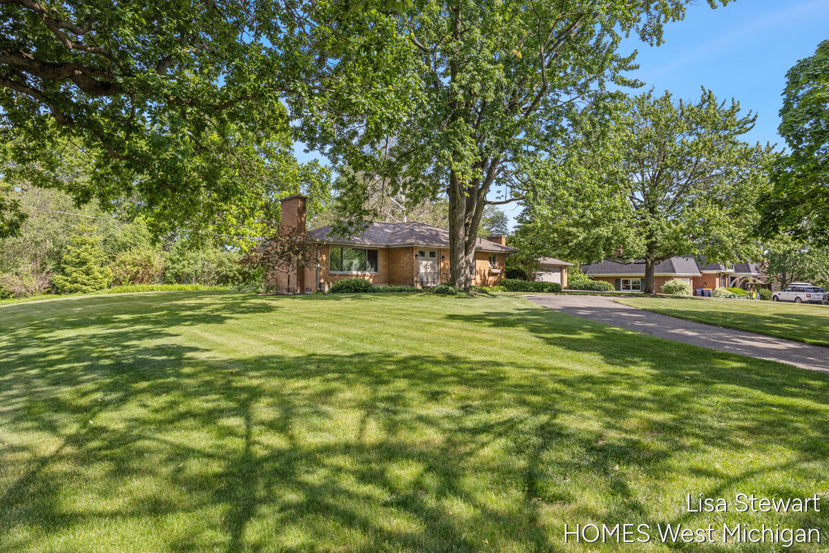 1410 Woodcliff Drive SE East Grand Rapids MI 49506