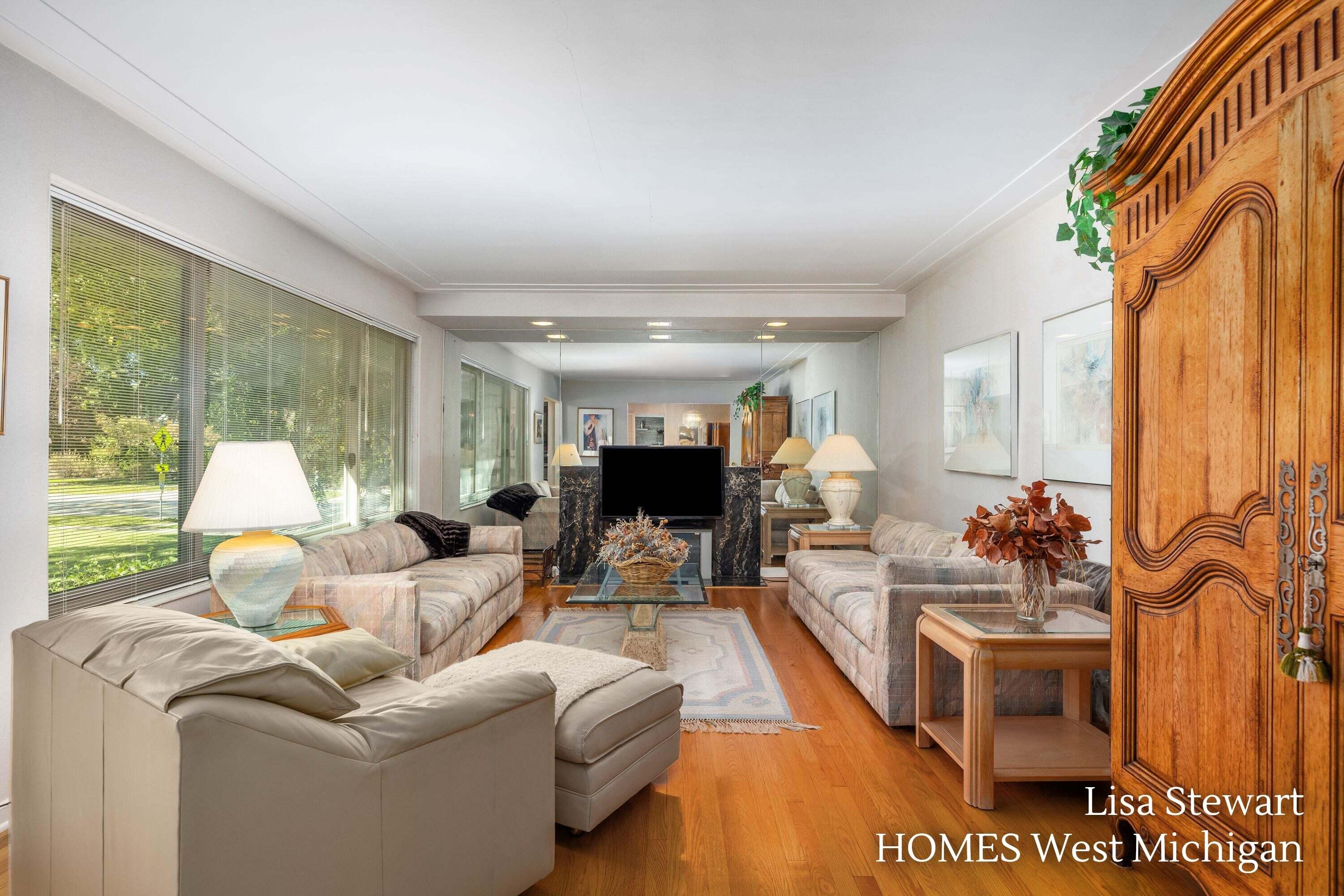 1410 Woodcliff Drive SE East Grand Rapids MI 49506