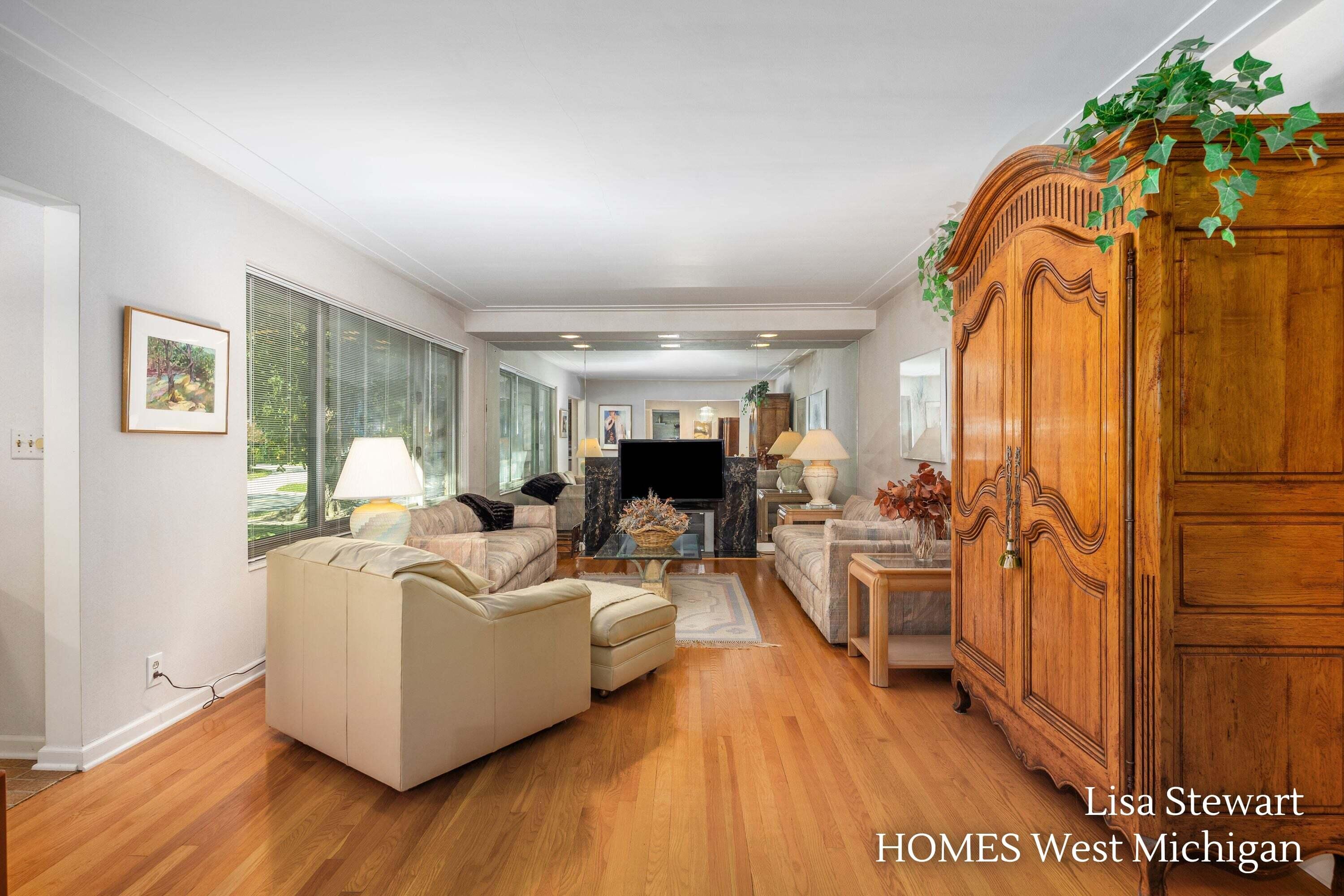 1410 Woodcliff Drive SE East Grand Rapids MI 49506