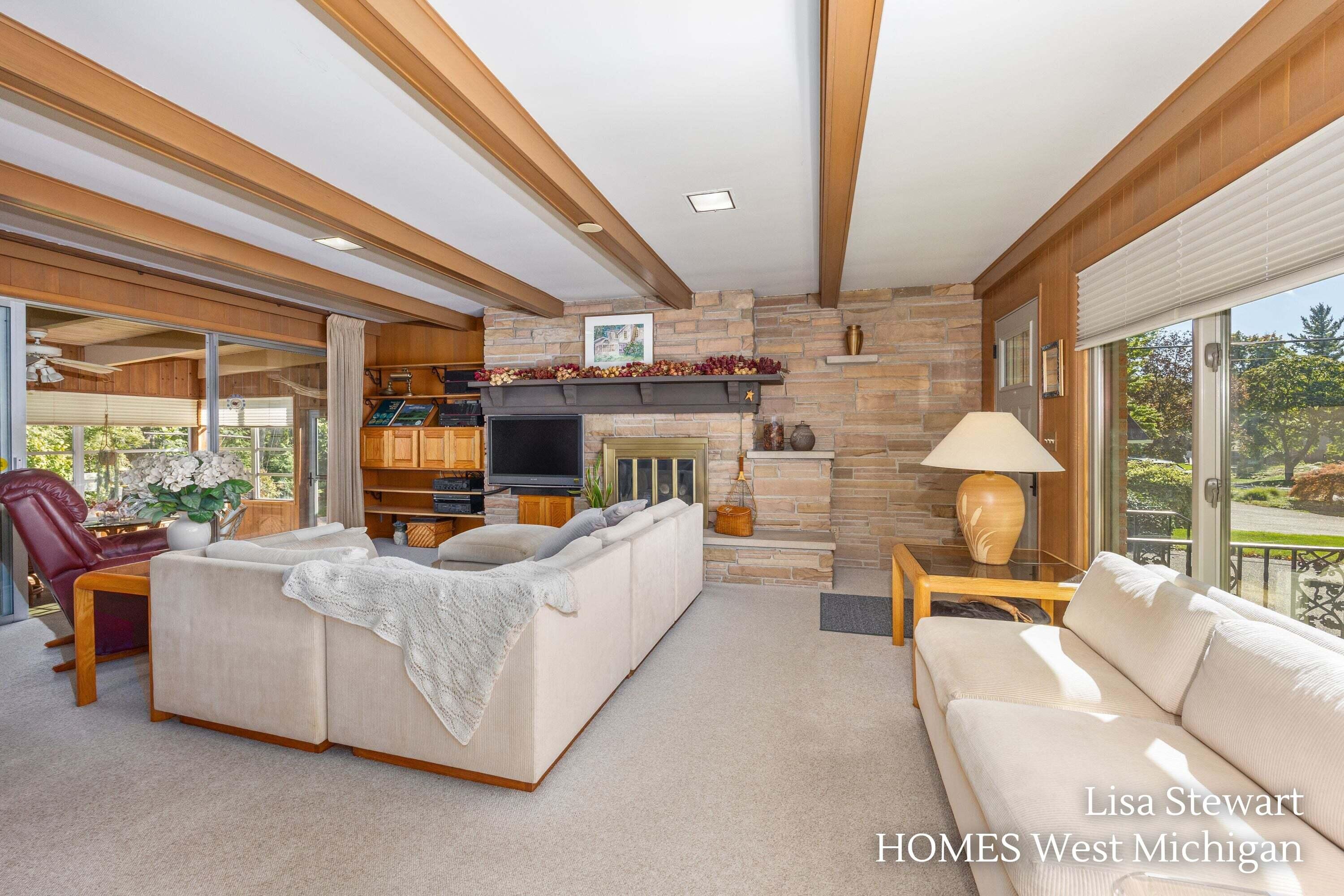 1410 Woodcliff Drive SE East Grand Rapids MI 49506