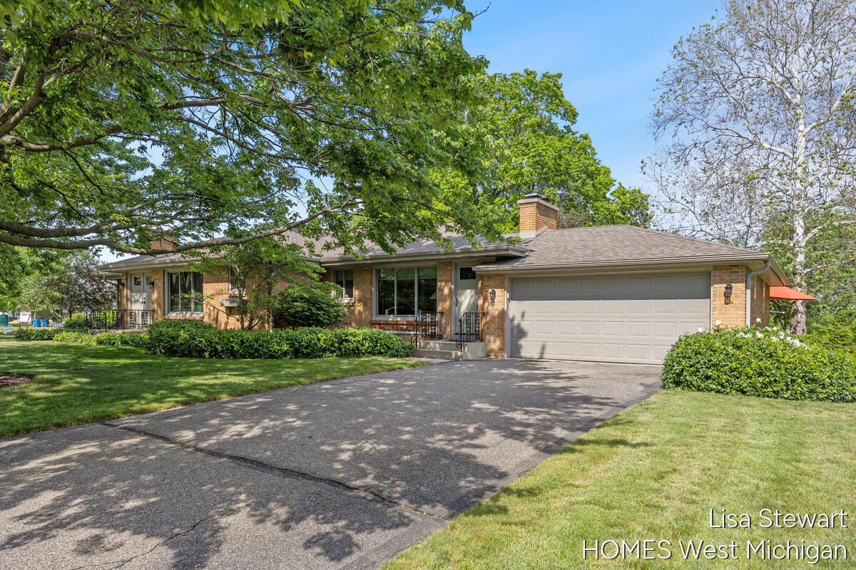 1410 Woodcliff Drive SE East Grand Rapids MI 49506