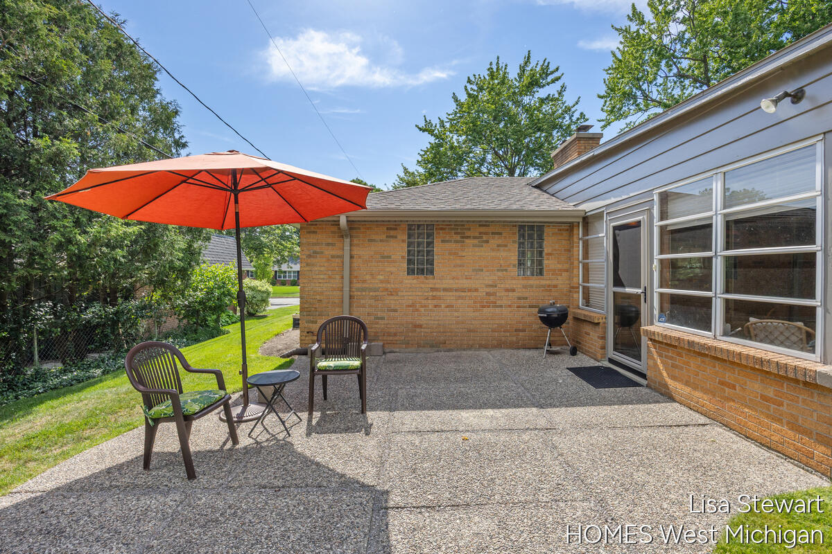 1410 Woodcliff Drive SE East Grand Rapids MI 49506