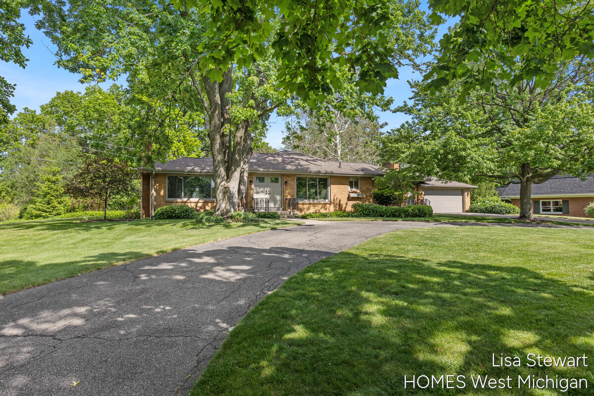 1410 Woodcliff Drive SE East Grand Rapids MI 49506