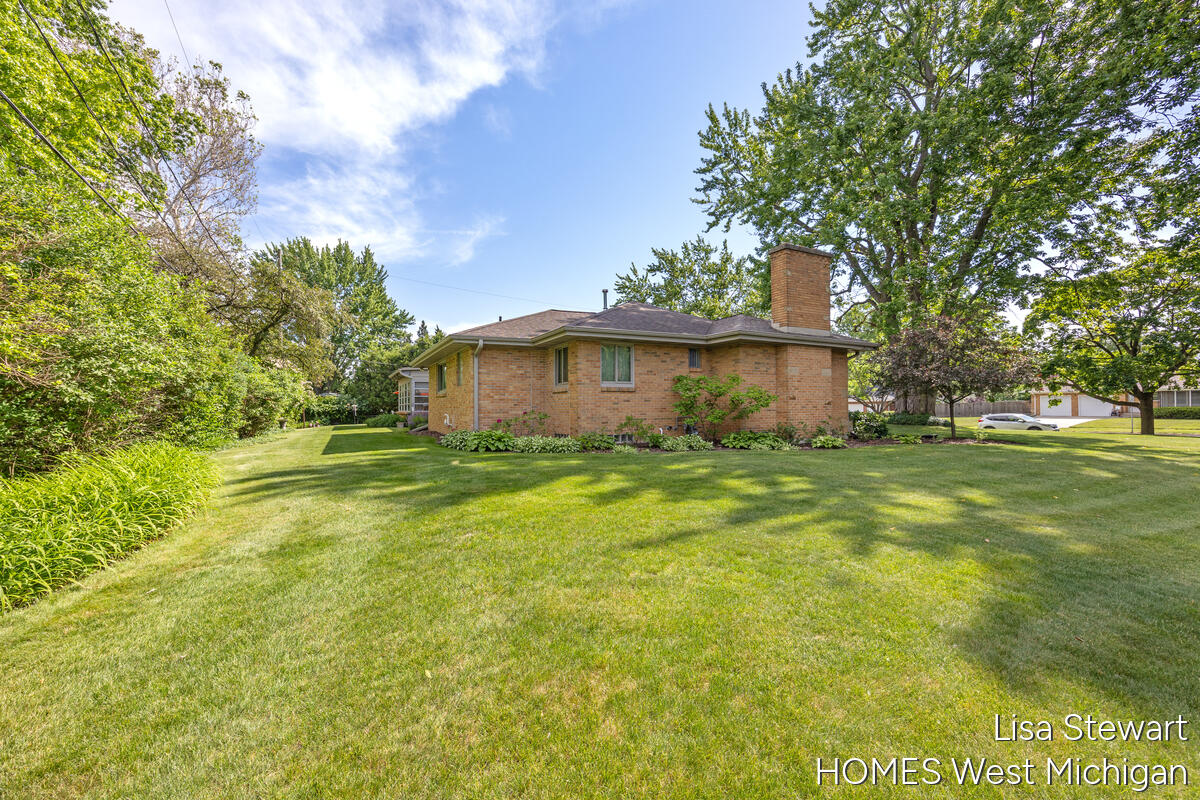 1410 Woodcliff Drive SE East Grand Rapids MI 49506