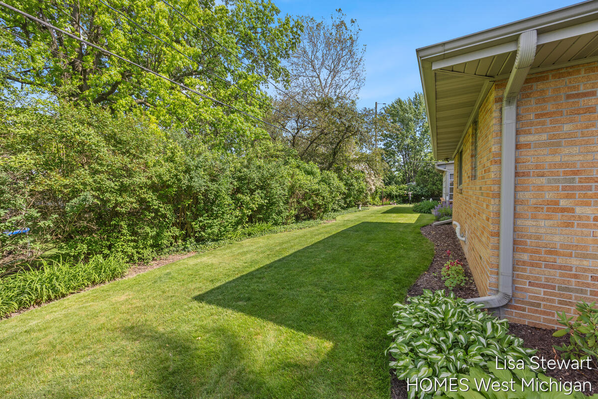 1410 Woodcliff Drive SE East Grand Rapids MI 49506