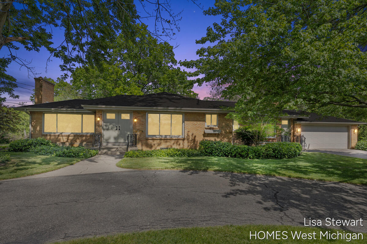 1410 Woodcliff Drive SE East Grand Rapids MI 49506