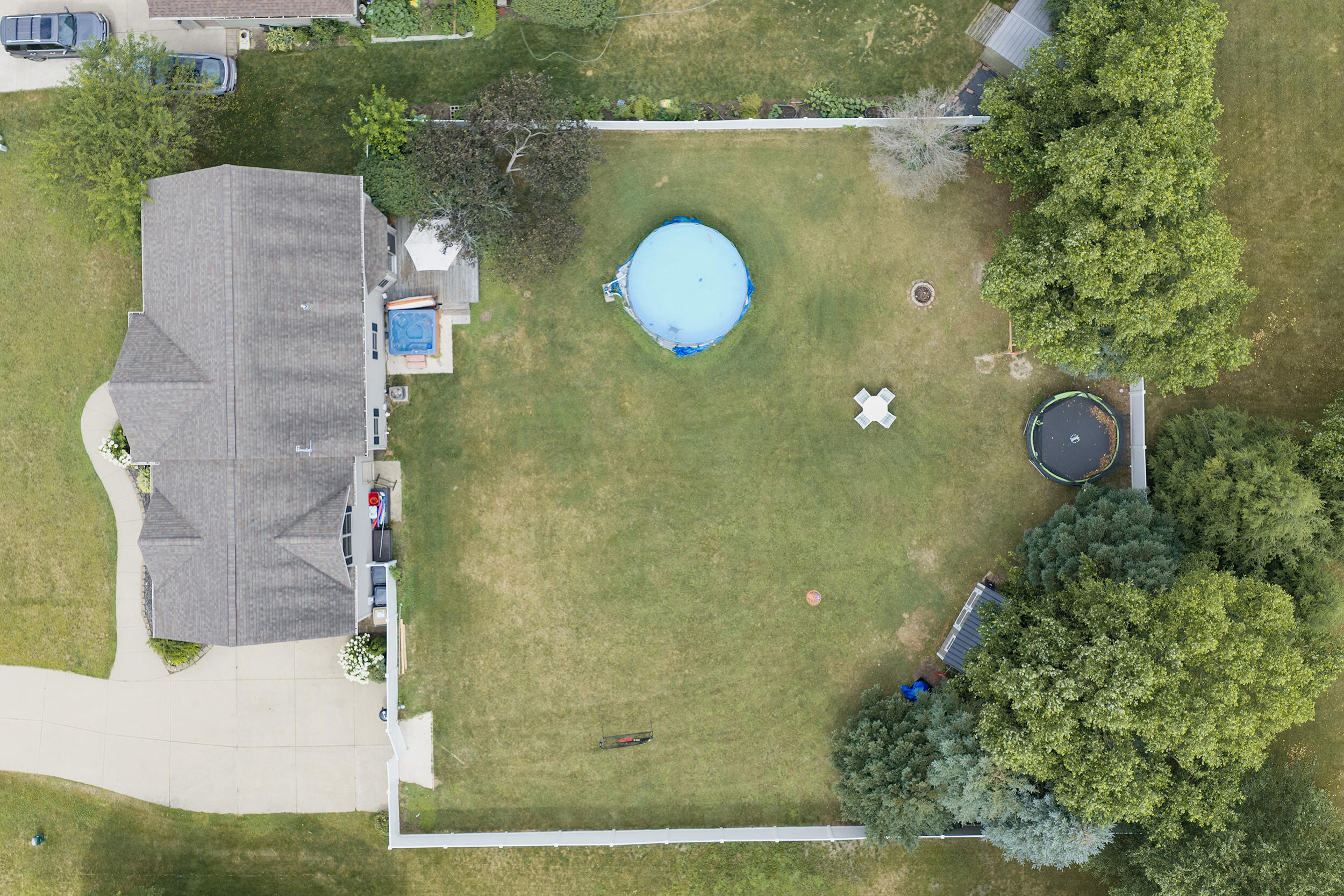 2053 Joni Lane Stevensville MI 49127