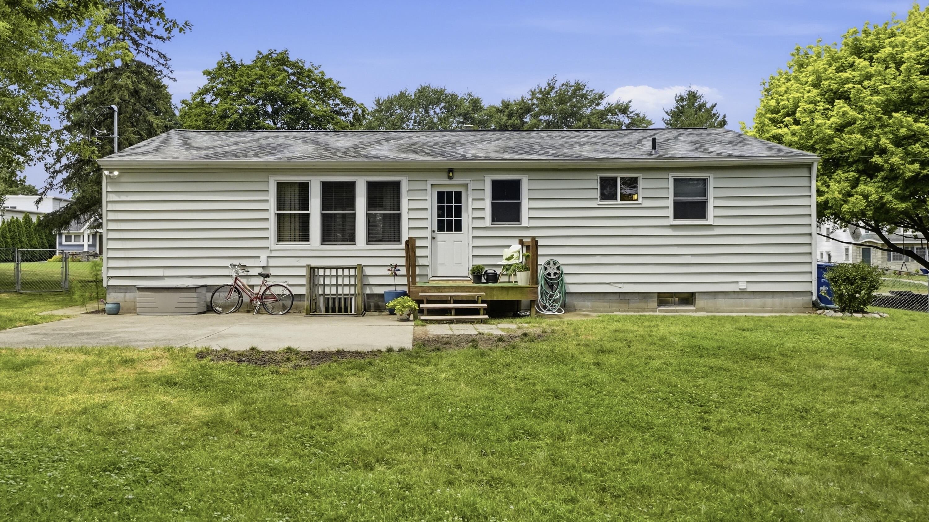 1040 Kirk Drive SE Grand Rapids MI 49546