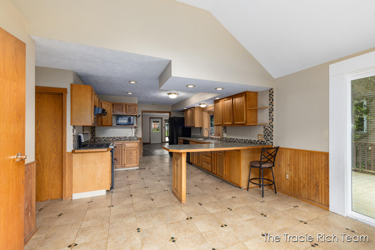 227 E Division Street NE Rockford MI 49341