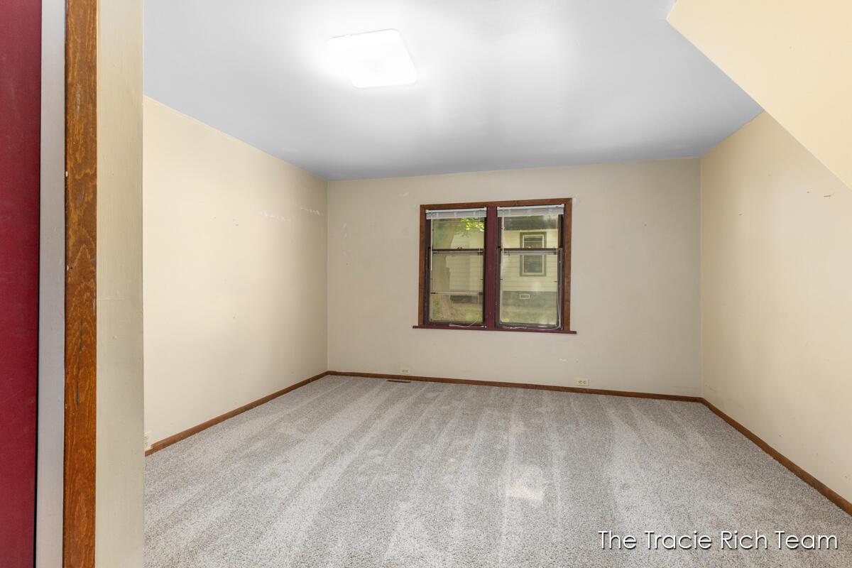 227 E Division Street NE Rockford MI 49341