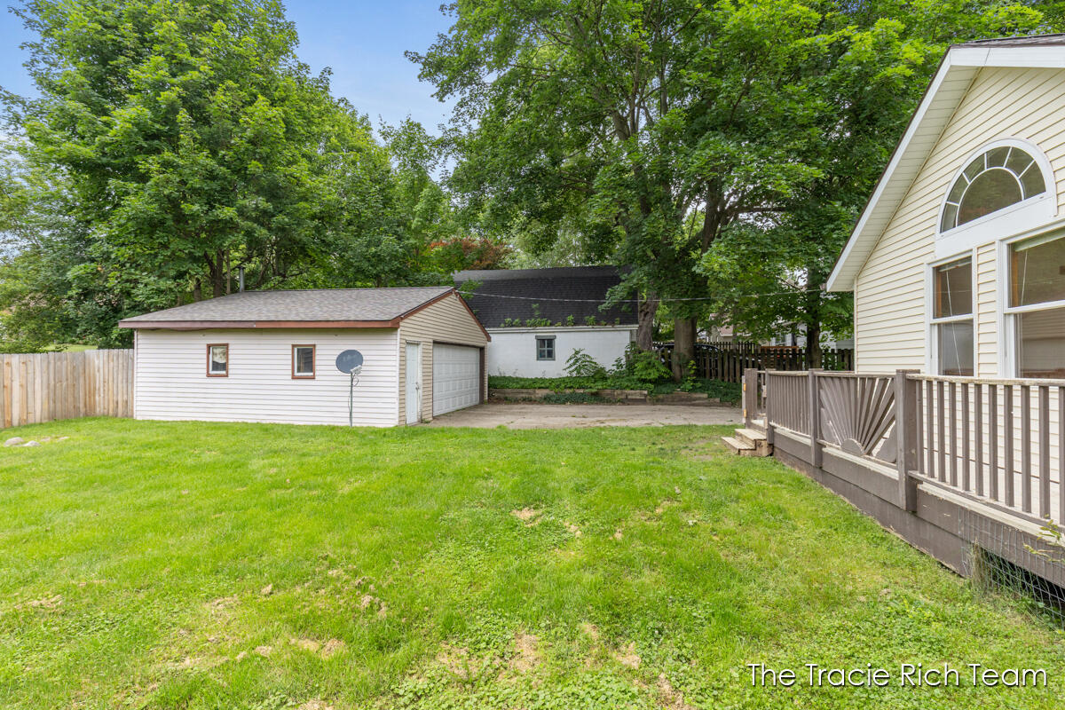 227 E Division Street NE Rockford MI 49341