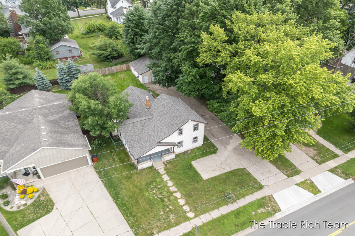 227 E Division Street NE Rockford MI 49341