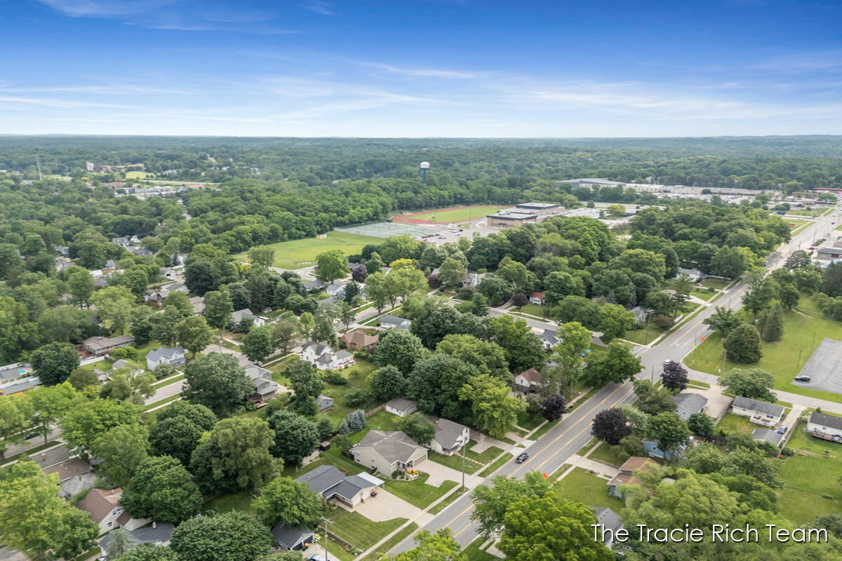 227 E Division Street NE Rockford MI 49341