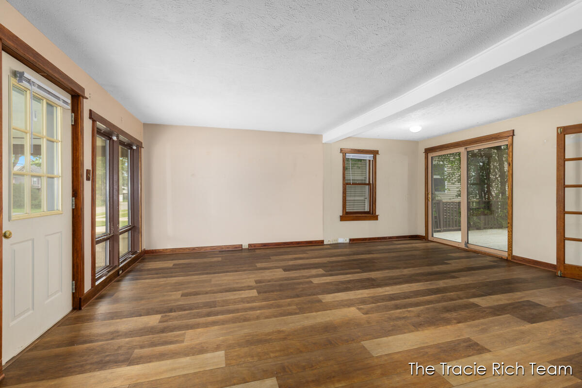 227 E Division Street NE Rockford MI 49341