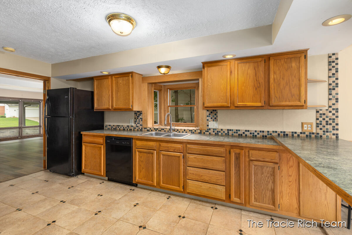 227 E Division Street NE Rockford MI 49341