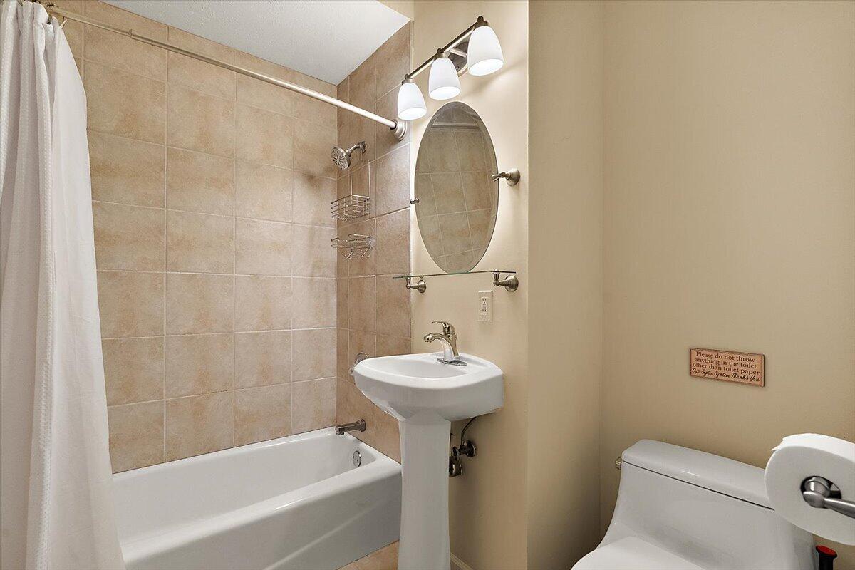 4611 Park Avenue Benton Harbor MI 49022