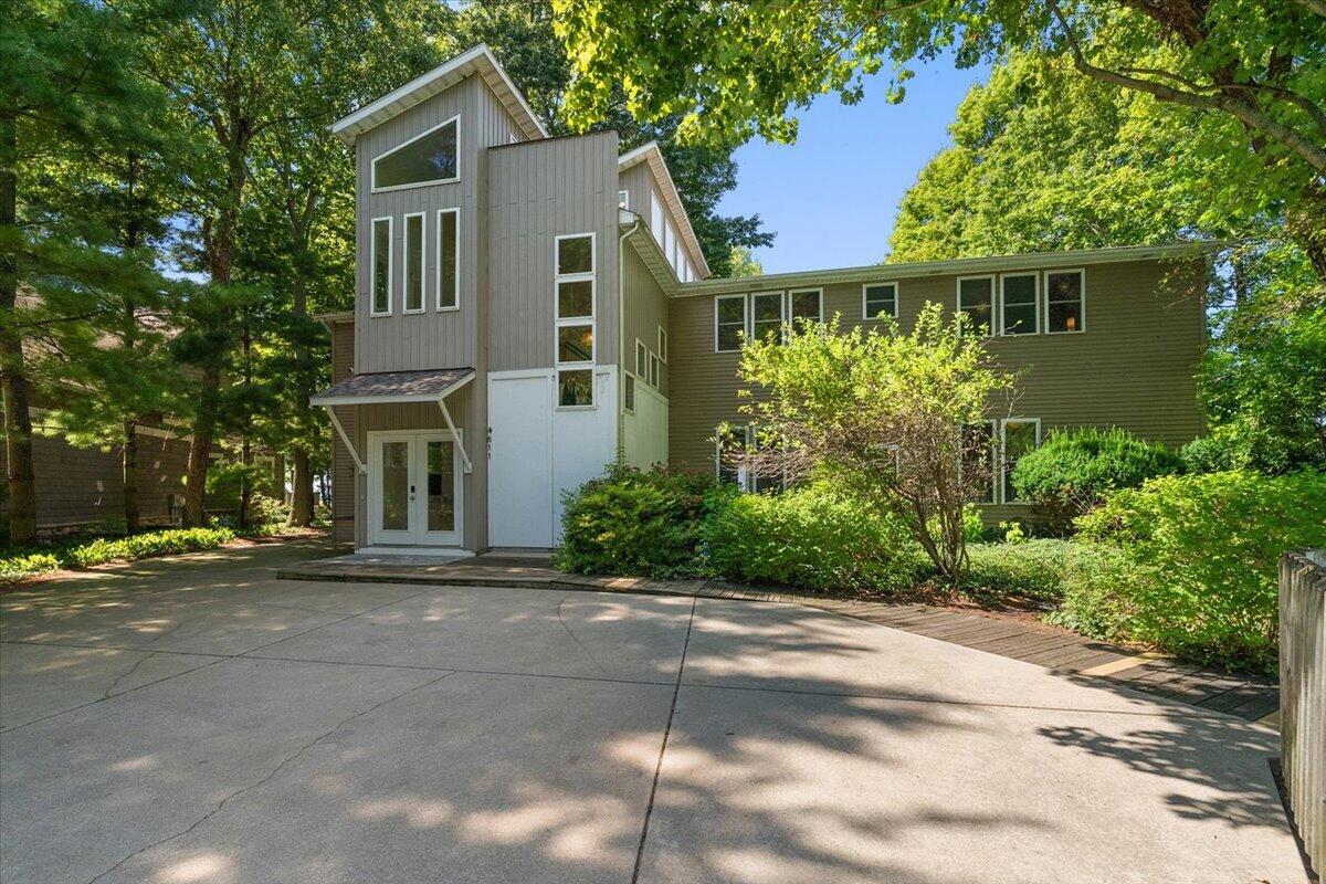 4611 Park Avenue Benton Harbor MI 49022