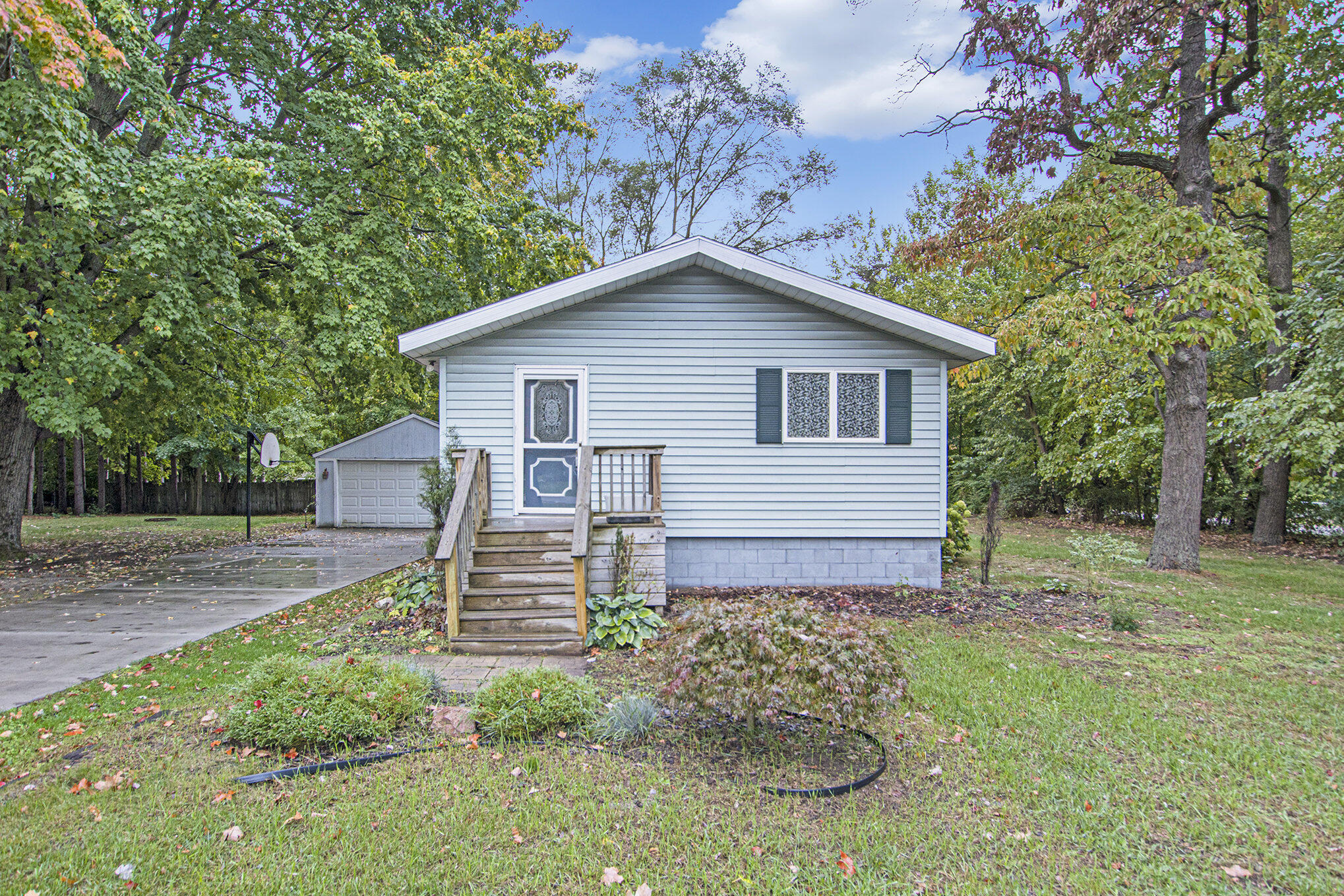 14877 160th Avenue Grand Haven MI 49417