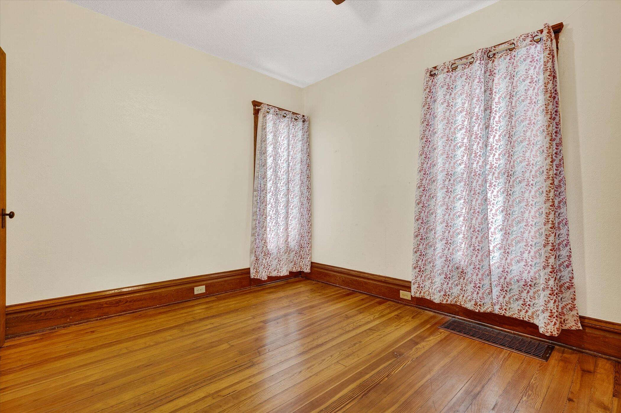 1008 Oak Street Niles MI 49120