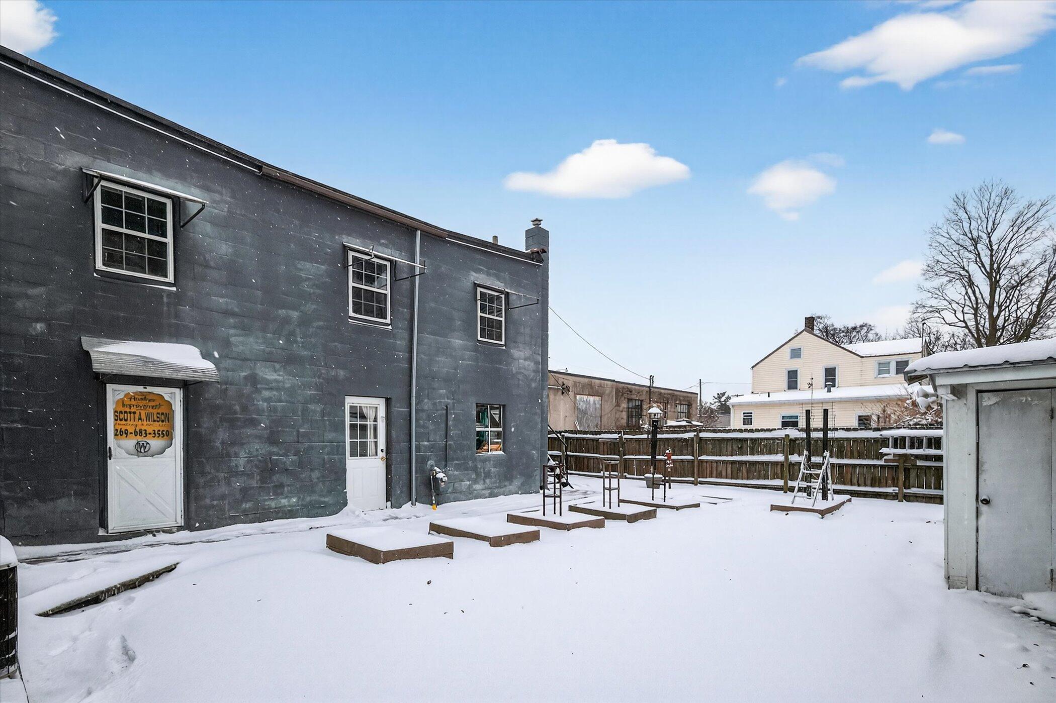 1008 Oak Street Niles MI 49120