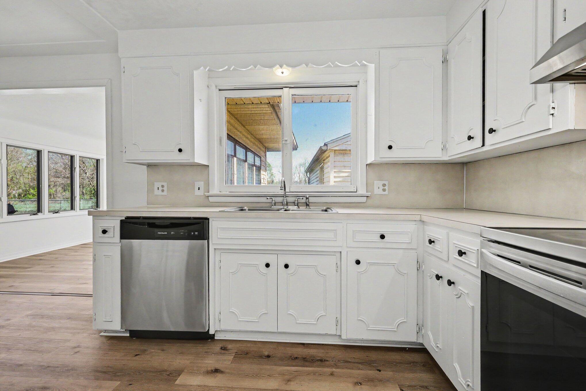 1411 Meadowlane Drive SE Grand Rapids MI 49508