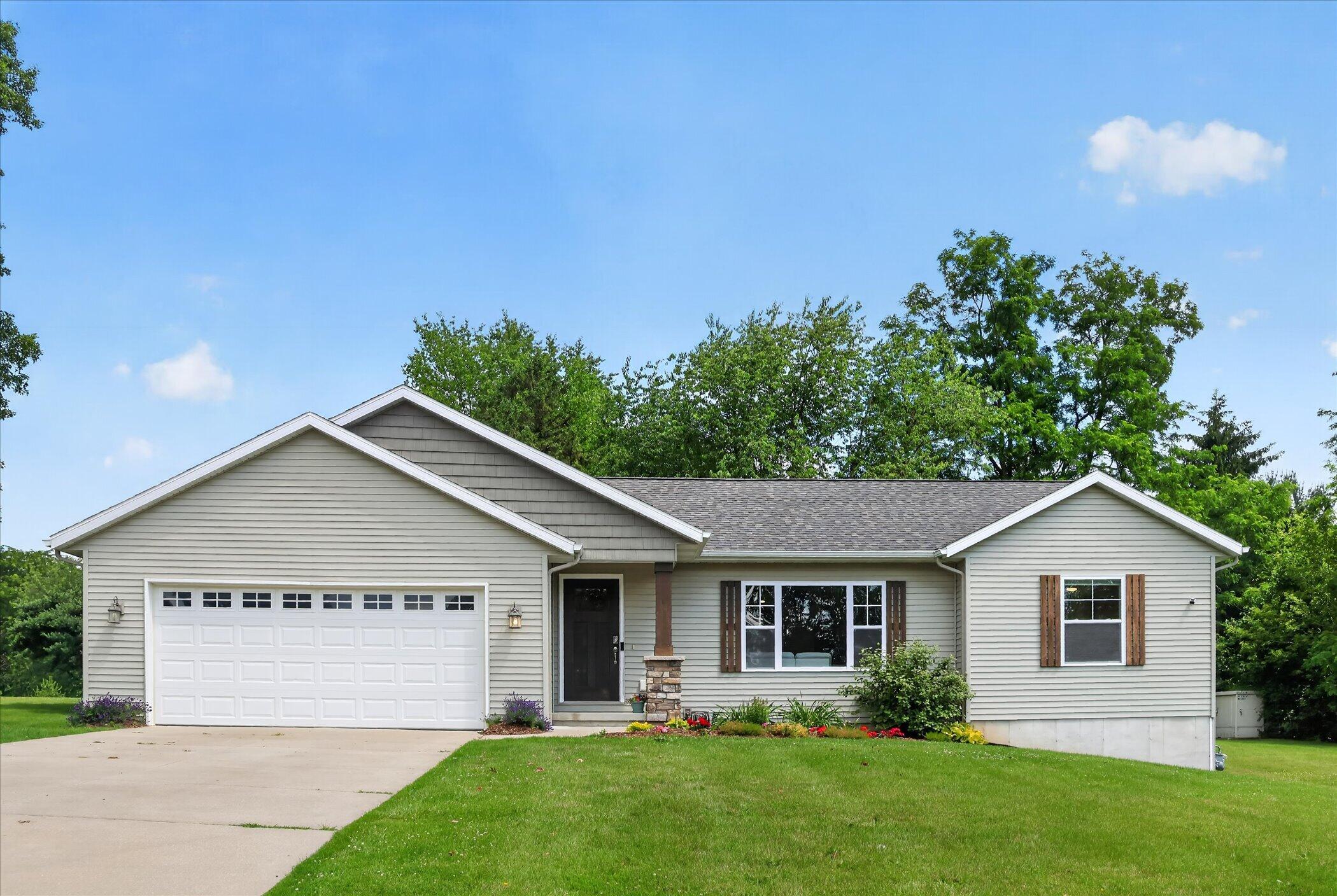2747 4 Mile Road NW Grand Rapids MI 49544