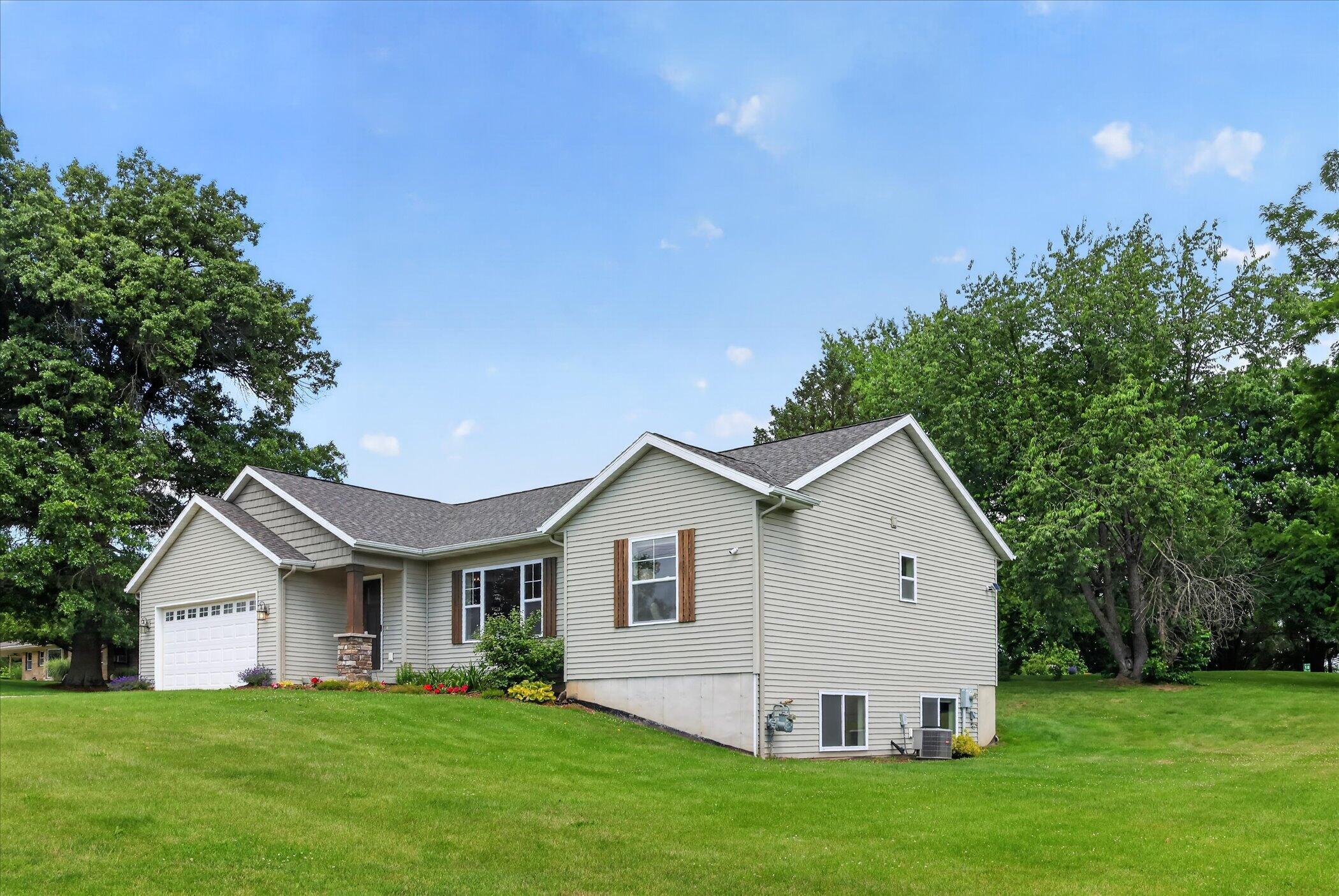 2747 4 Mile Road NW Grand Rapids MI 49544