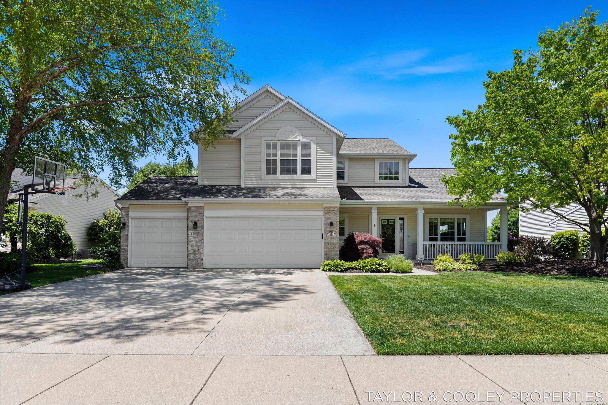 5616 Highbury Drive SE Ada MI 49301