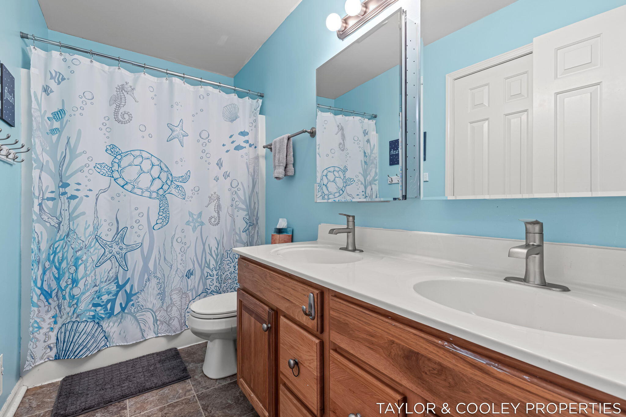 5616 Highbury Drive SE Ada MI 49301