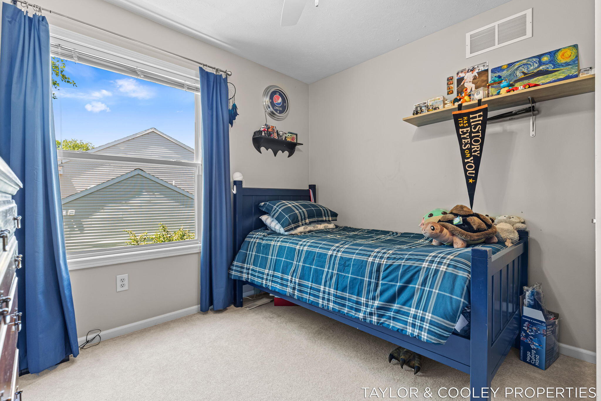 5616 Highbury Drive SE Ada MI 49301