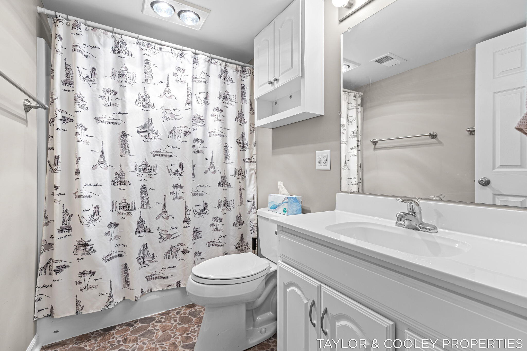 5616 Highbury Drive SE Ada MI 49301
