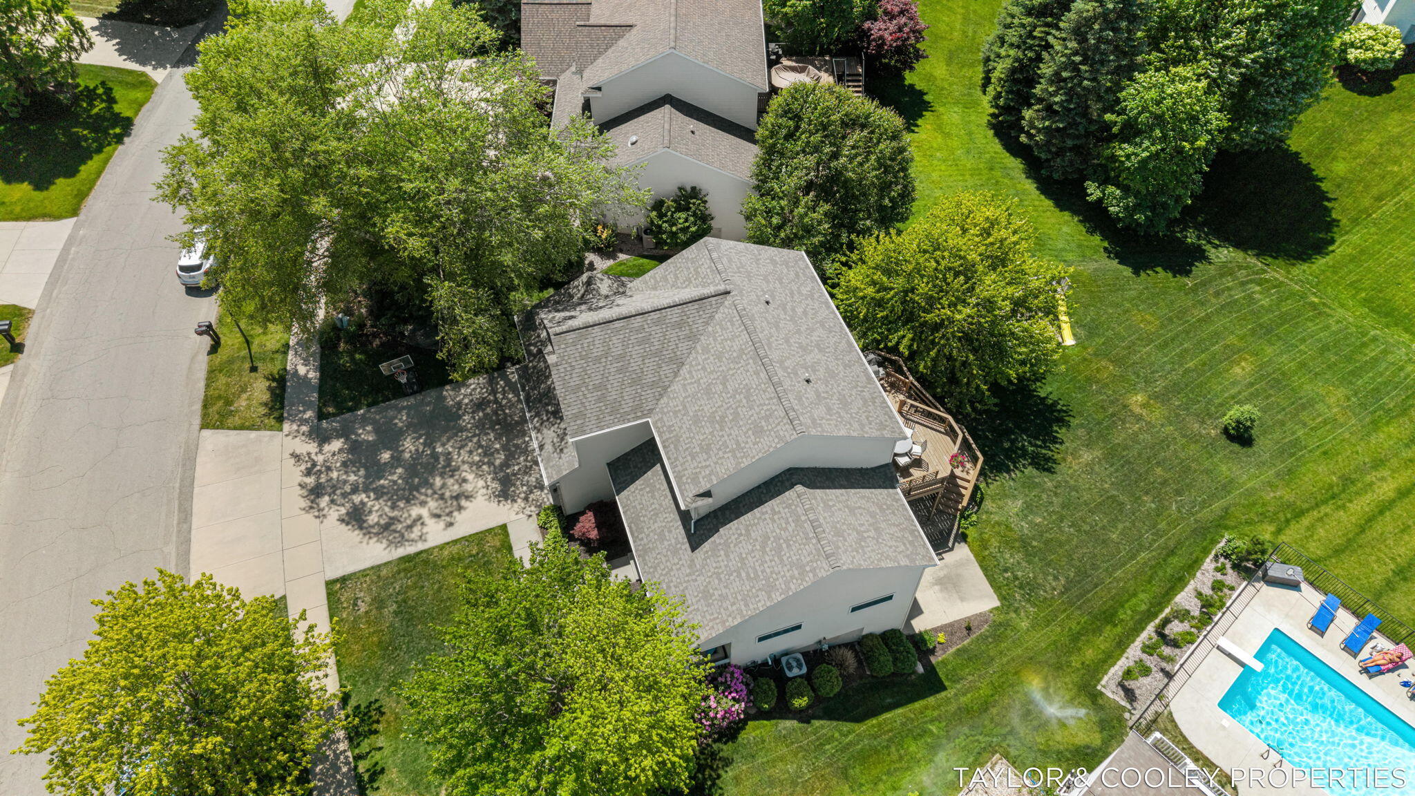 5616 Highbury Drive SE Ada MI 49301