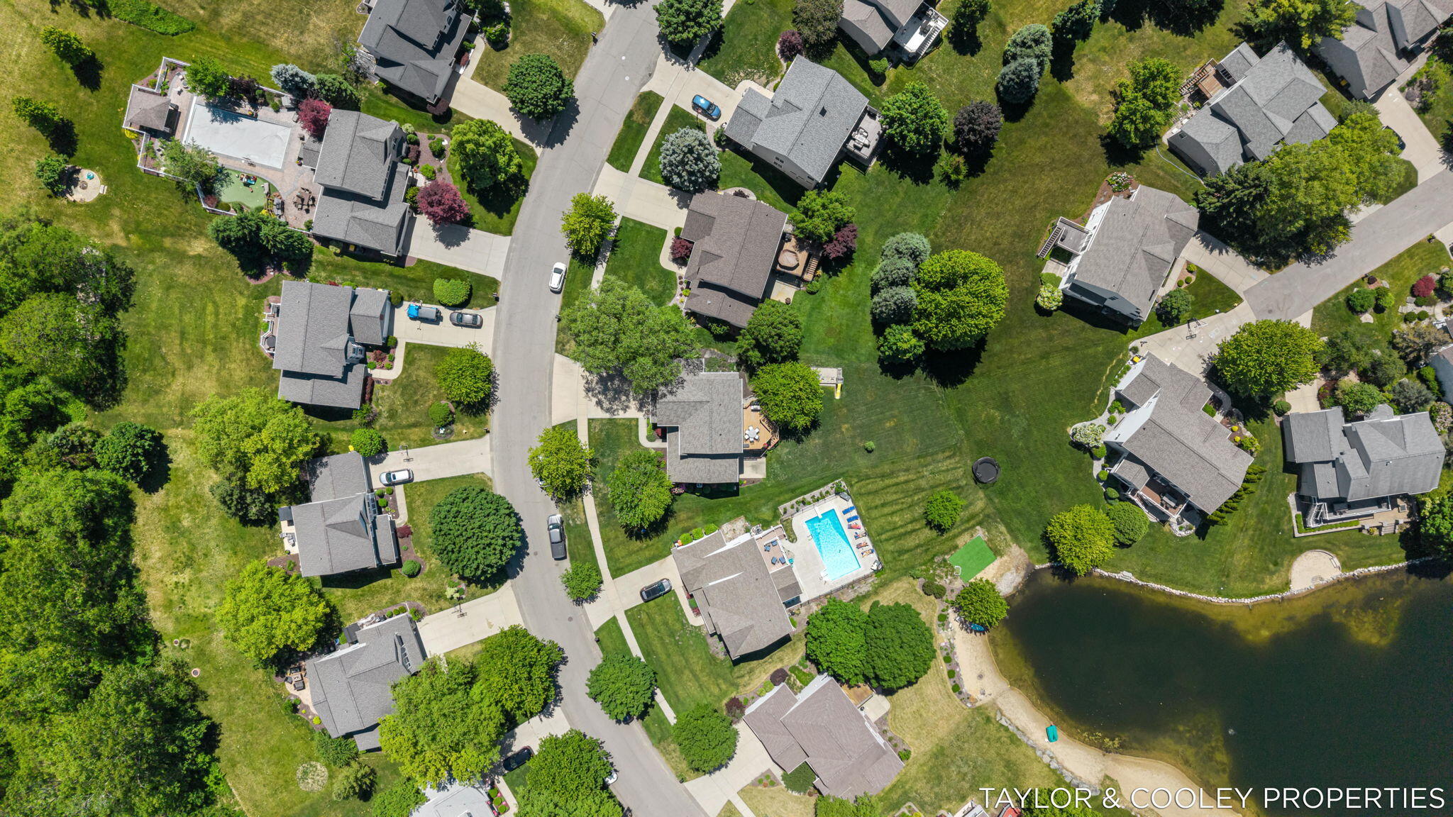 5616 Highbury Drive SE Ada MI 49301