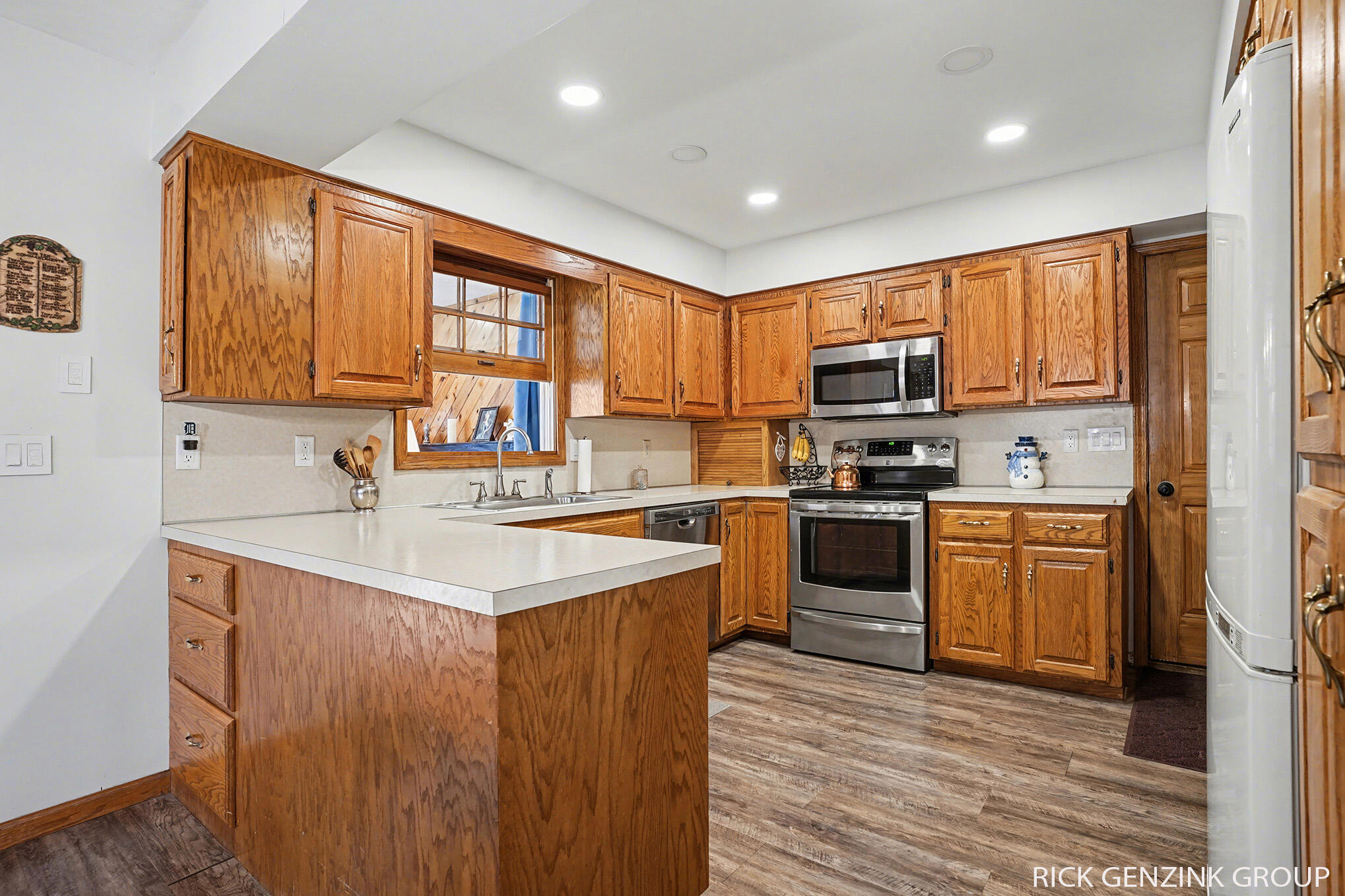 6260 Pine Crest Drive Zeeland MI 49464