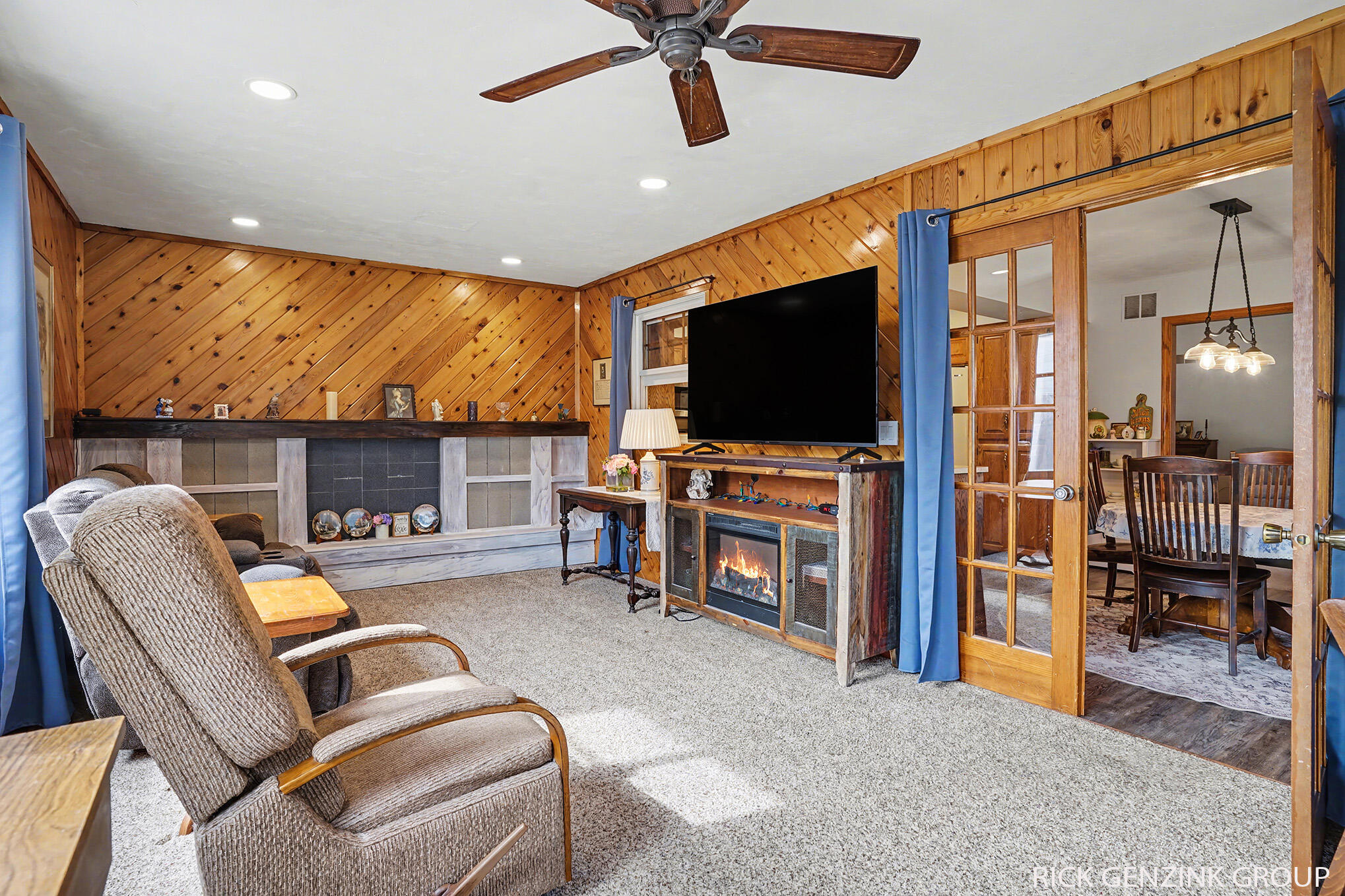 6260 Pine Crest Drive Zeeland MI 49464