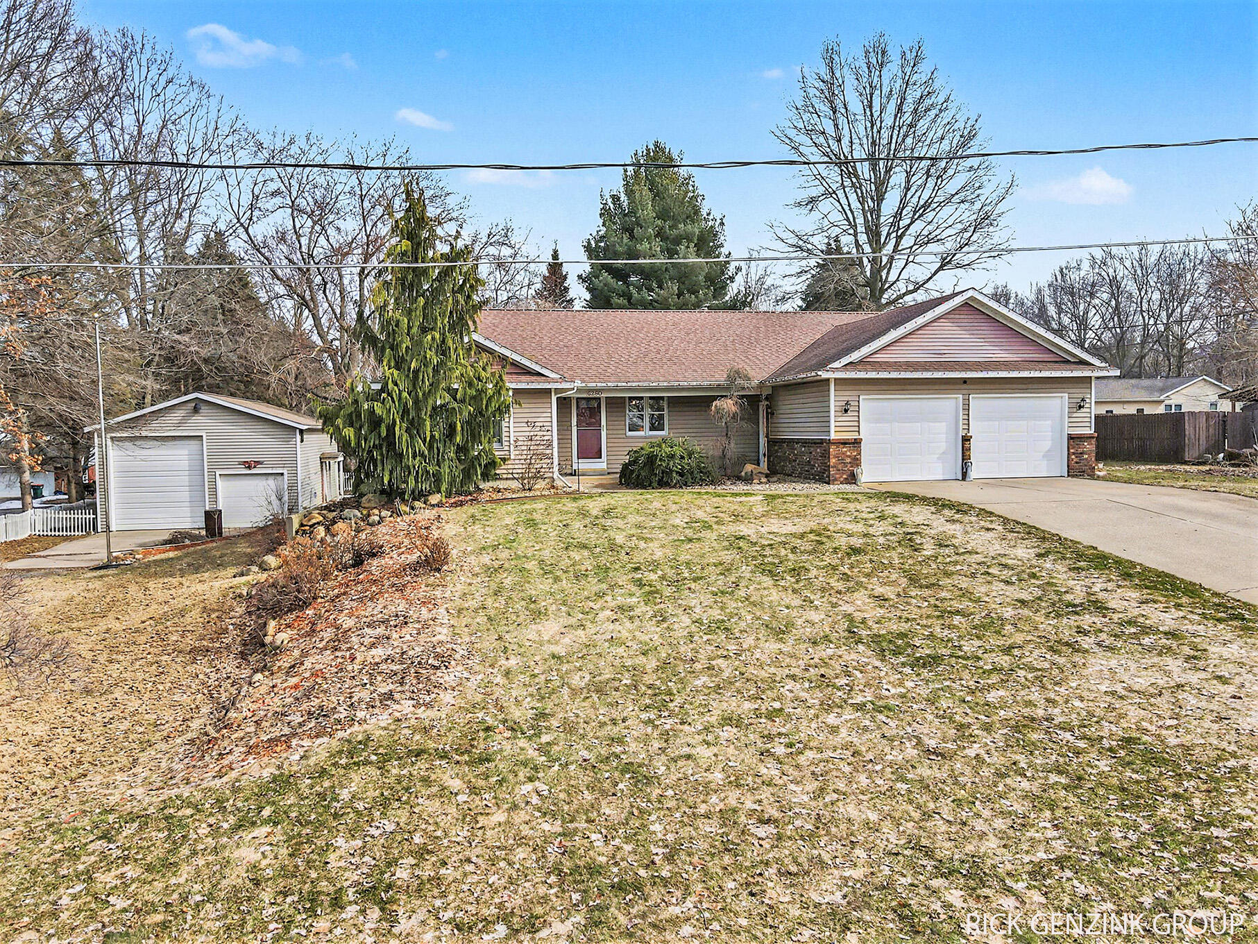 6260 Pine Crest Drive Zeeland MI 49464