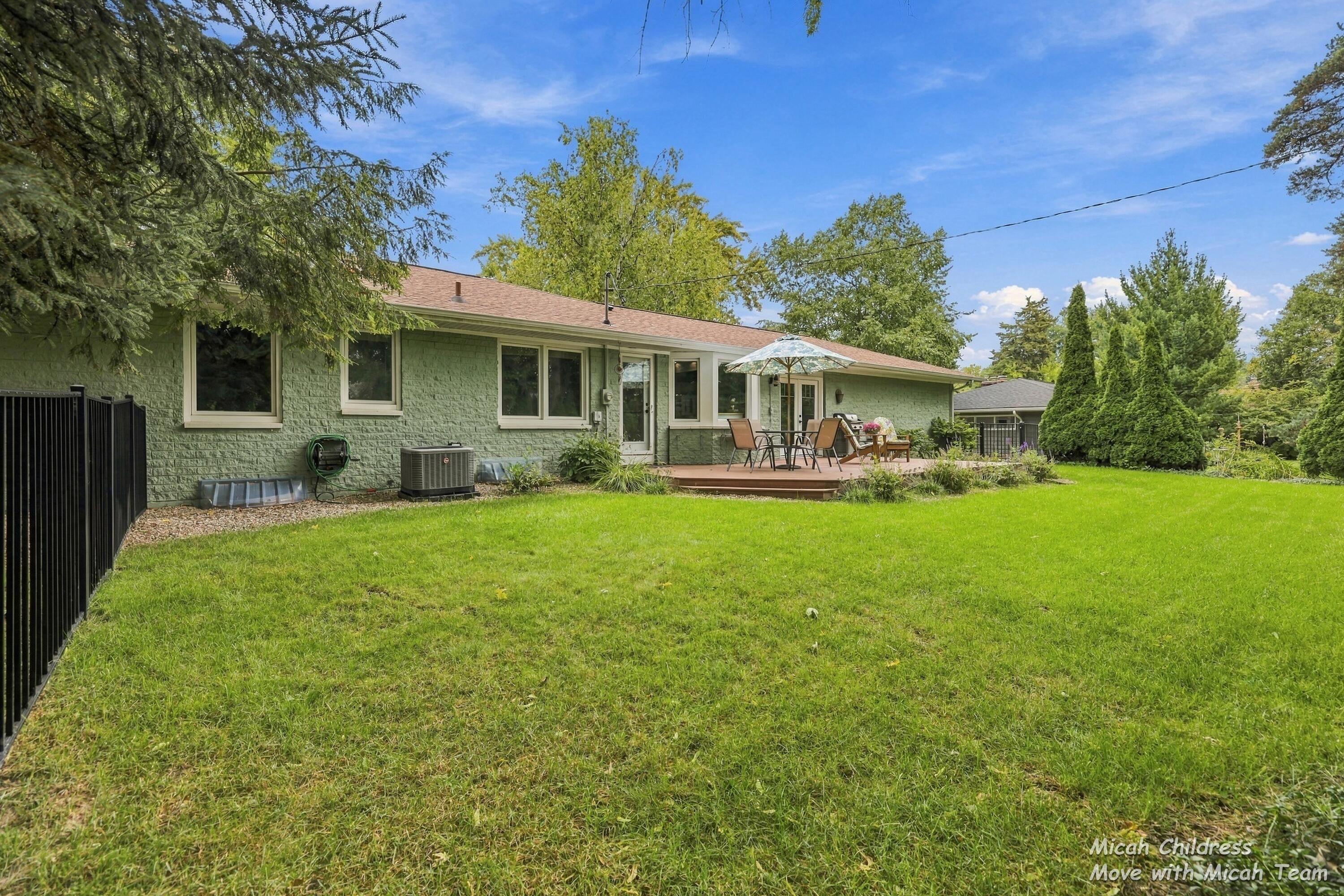 2730 Robinson Road SE Grand Rapids MI 49506