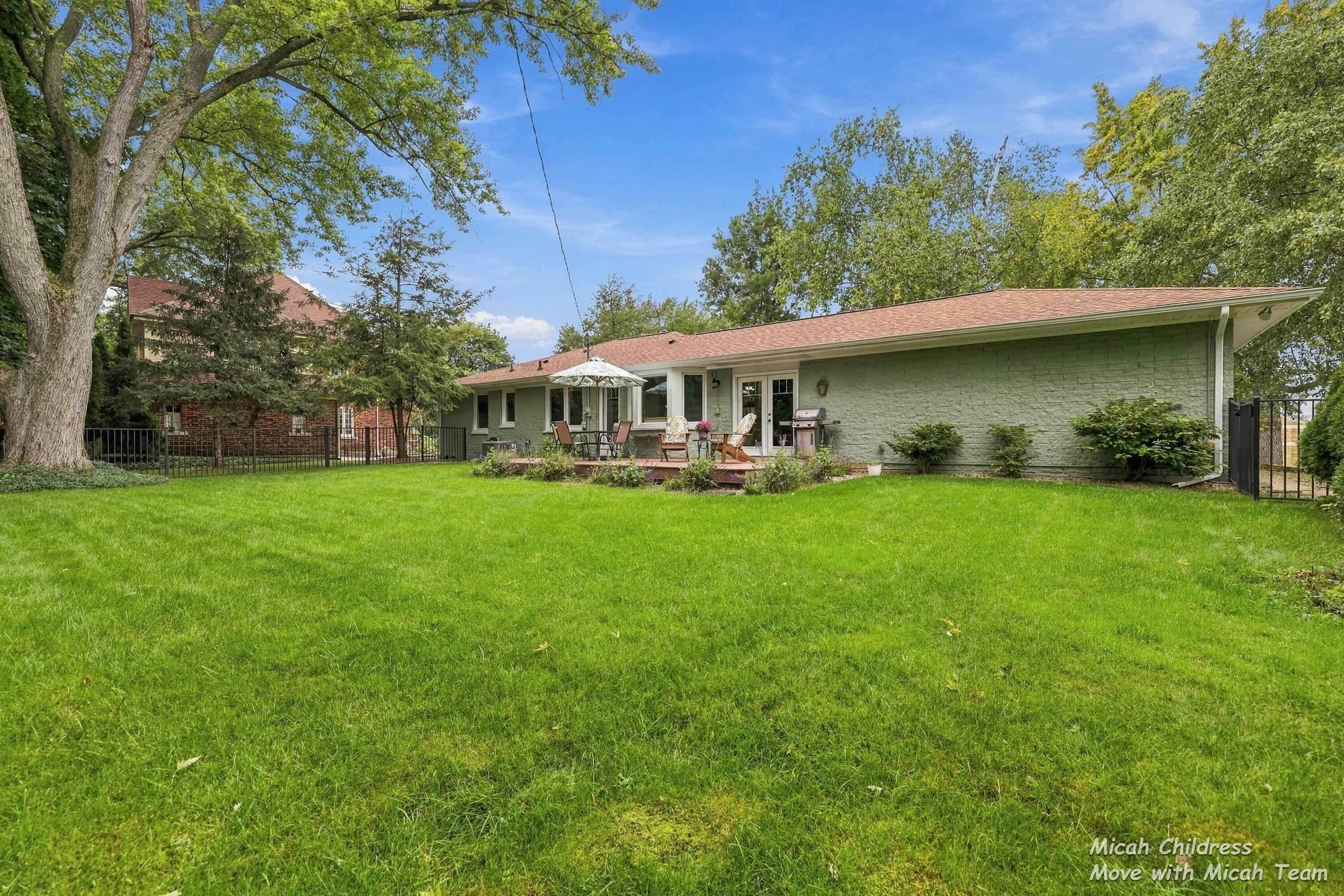 2730 Robinson Road SE Grand Rapids MI 49506