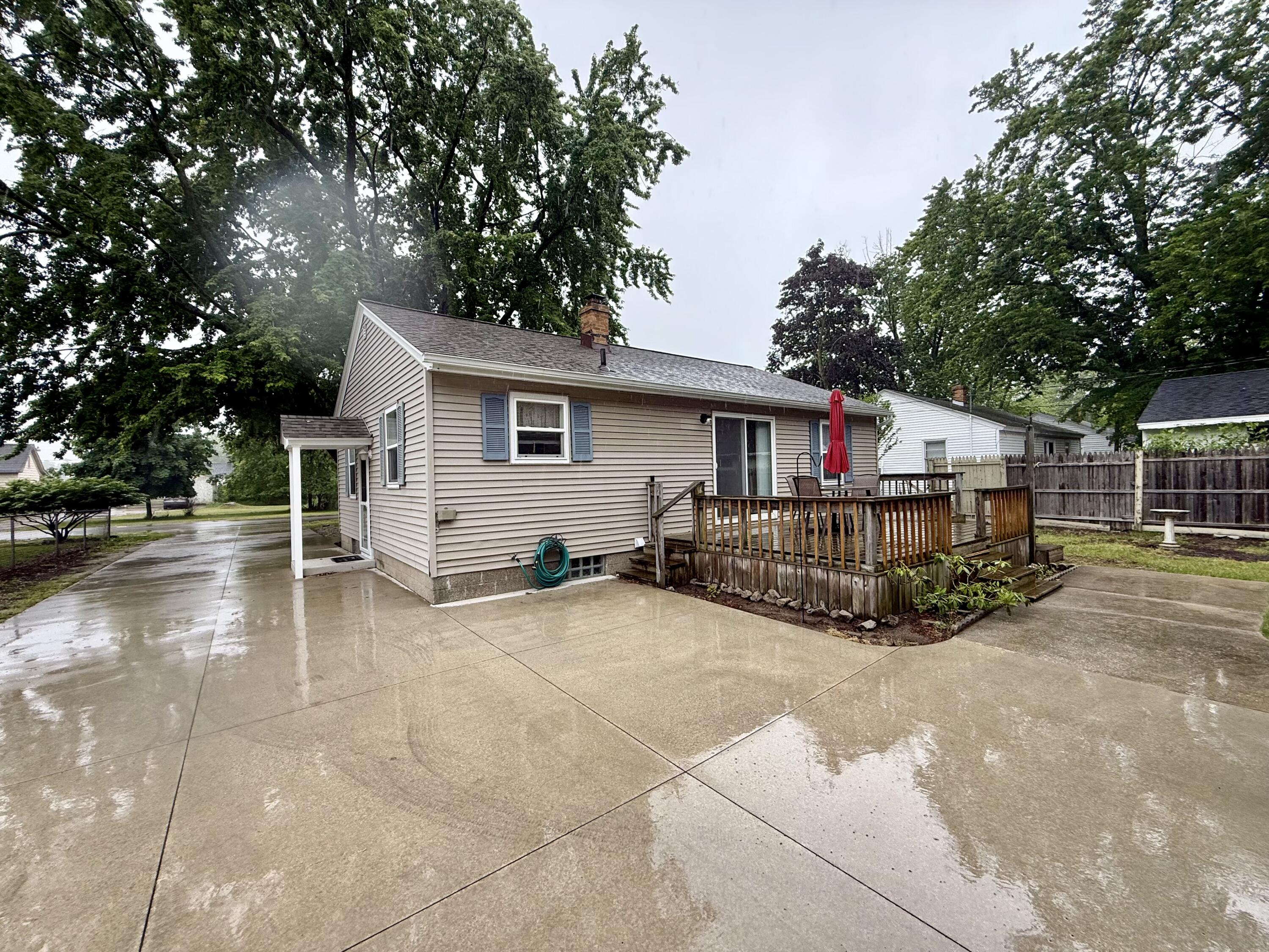 2038 Columbus Avenue Muskegon MI 49441