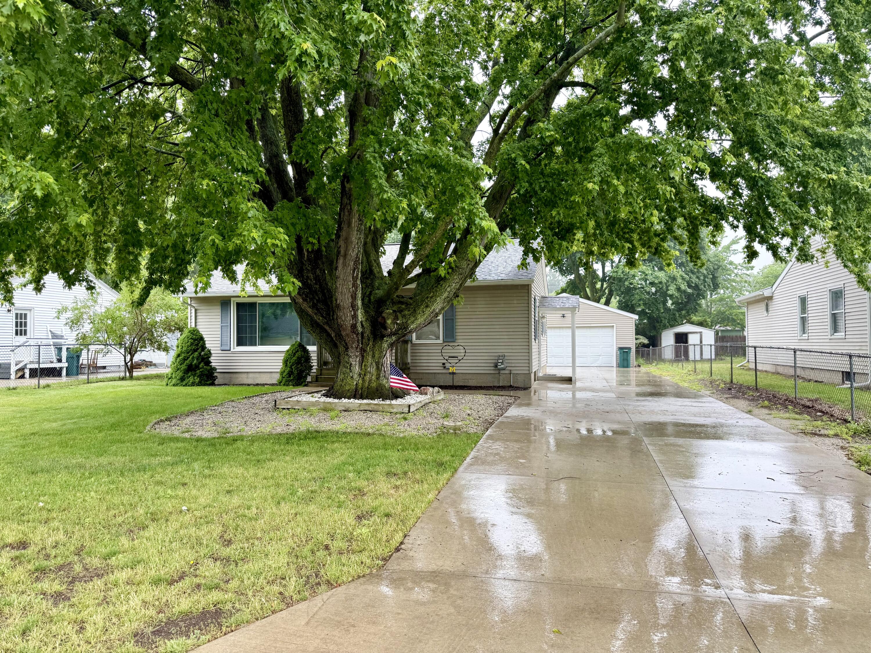 2038 Columbus Avenue Muskegon MI 49441