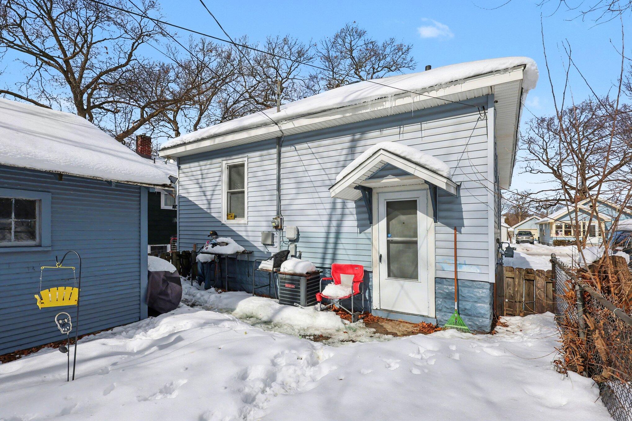 889 Fleming Avenue Muskegon MI 49442