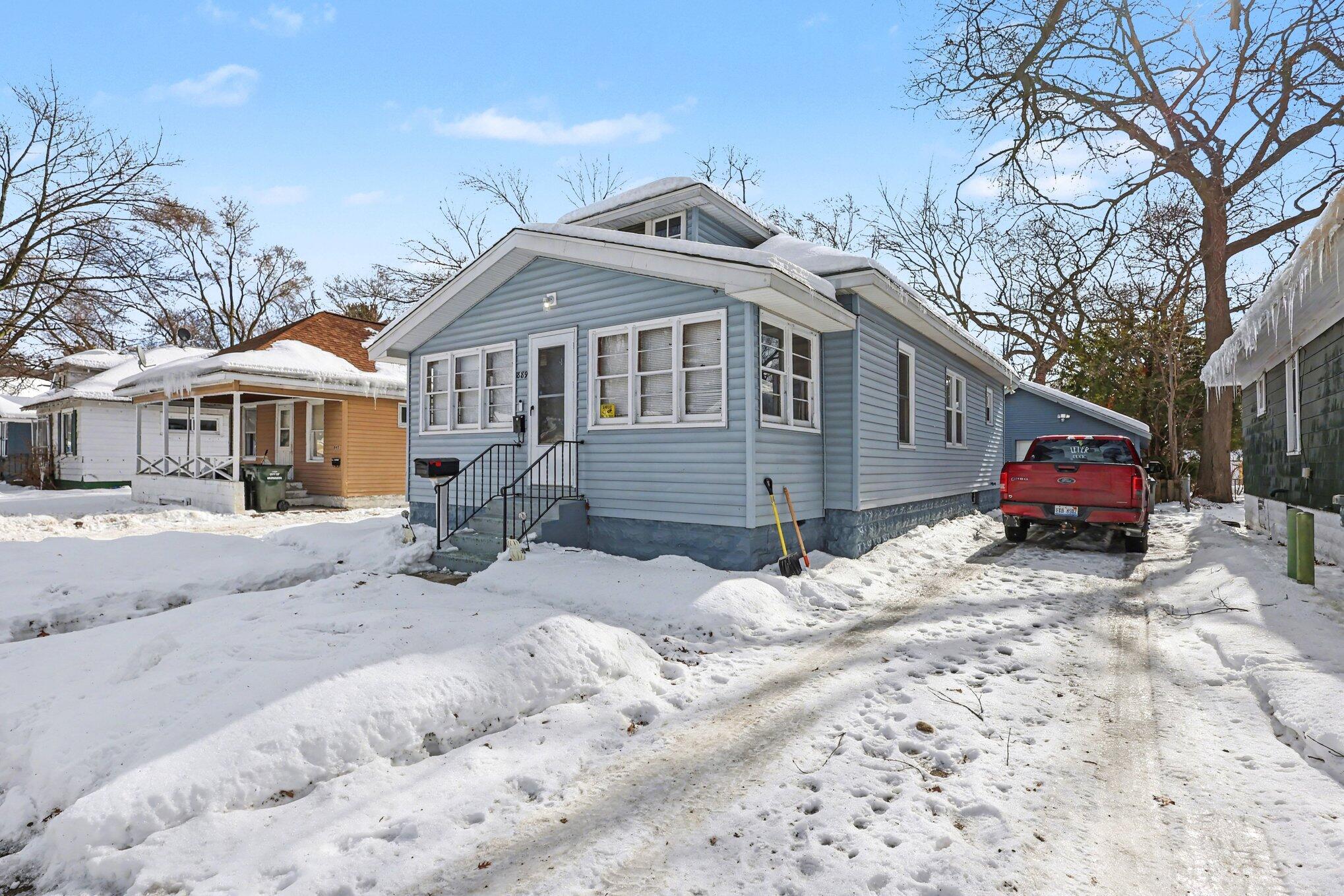 889 Fleming Avenue Muskegon MI 49442